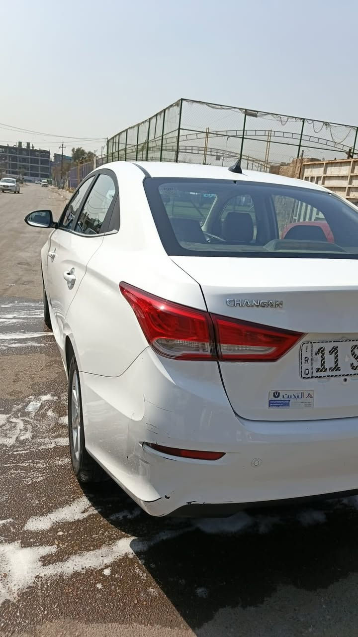 سلام عليكم جمعه مباركه
شانجان الـ سفن للبيع موديل ٢٠٢٣ 
ممشه السياره تقريبا ١٢٠ 
بيها باب الي وره الصدر مضروب بعده ممصلح 
وباب وجاملغ الصدر بيه بارد 
مكان السياره بغداد السعر ٨٤ وبيها مجال حق الجيه 
الرقم *********** متوفر واتساب
