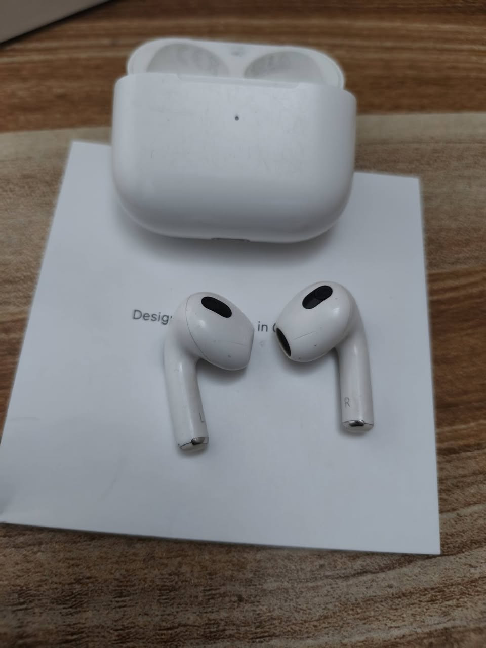 سلام وعليكم سماعه ايربود3 ابل الاصليه
فول نضافه شرط الفحص .مع كامل الملحقات (الشاحنه الاصليه + الكارتونه) 
السعر 135 الف
 لايوجد توصيل
للتواصل ماسنجر


**إذا كنت صاحب هذا الإعلان وتريد حذفه لأي سبب، رجاءا أرسل رسالة إلى الدعم الفني**