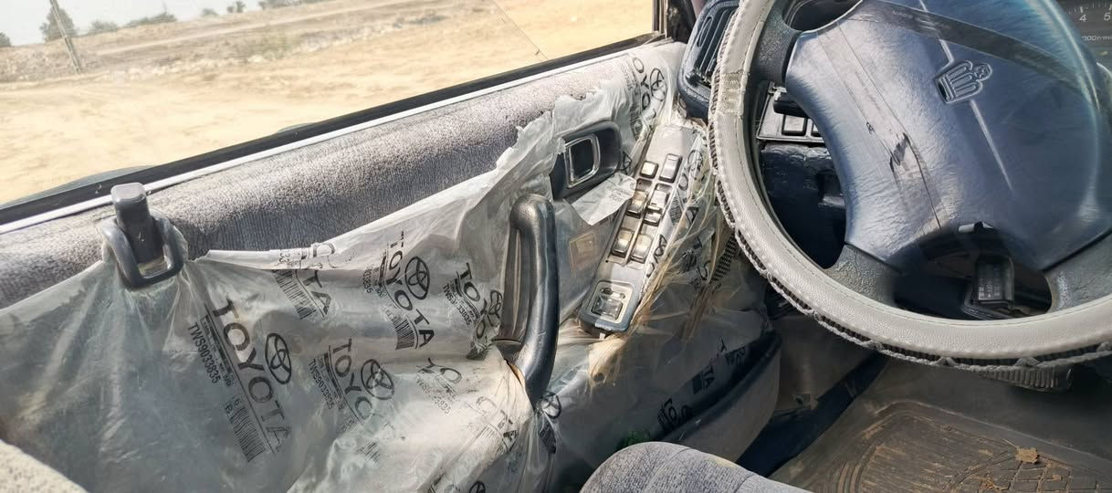 سلام عليكم أرنب 95 طويل مكينة وكير حاوية توهن شادهن تبريد وحدادية وتخم تواير اربعة جدد مصبوغة صبغ جمالية مكفولة من النقل الجثة والعيب الشرعي رقم جديد بغداد مكاني ذي قار السعر 63 وبية مجال حك الجية واذا مراوس ببيكم ما عندي اي اشكال بس حسب القناعة 
***********
