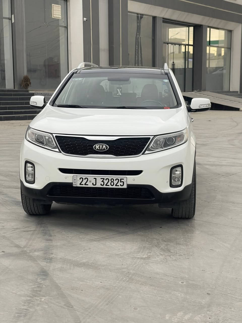 سورنتو 14 فوول مواصفات 
كفاله ما عدا مكان صغيره بالجاملغ (بارد فقط)
3 قطع تبريد / تدفئة فول  
7 راكب 
محرك 4 سلندر شرط
تحكمات ستيرن جهتين 
مري قلاب 
شعار بالابواب 
لد انارة داخليه 
مقعد السايق كهرباء 
بصمتين / ابواب بصمة 
حساسات امامي خلفي 
تحويل وكالة بكيفك 

***********
