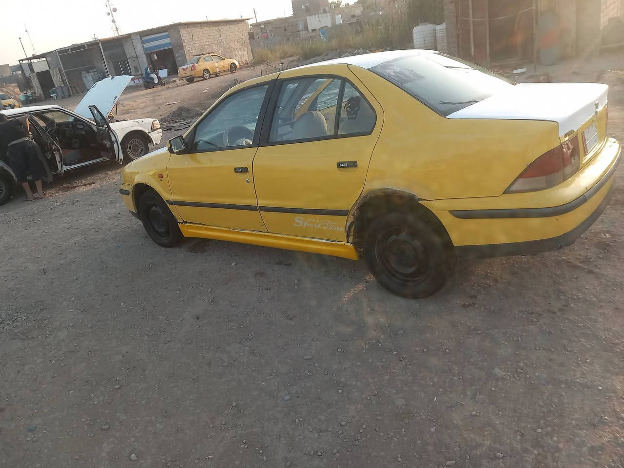 السلام عليكم عندي سياره سمد موديل 11 ماكينه جير كورولا سياره حليوه رقمها بصره 1,800,000 عراقي وبيها مجال للشرا((((***********))))
