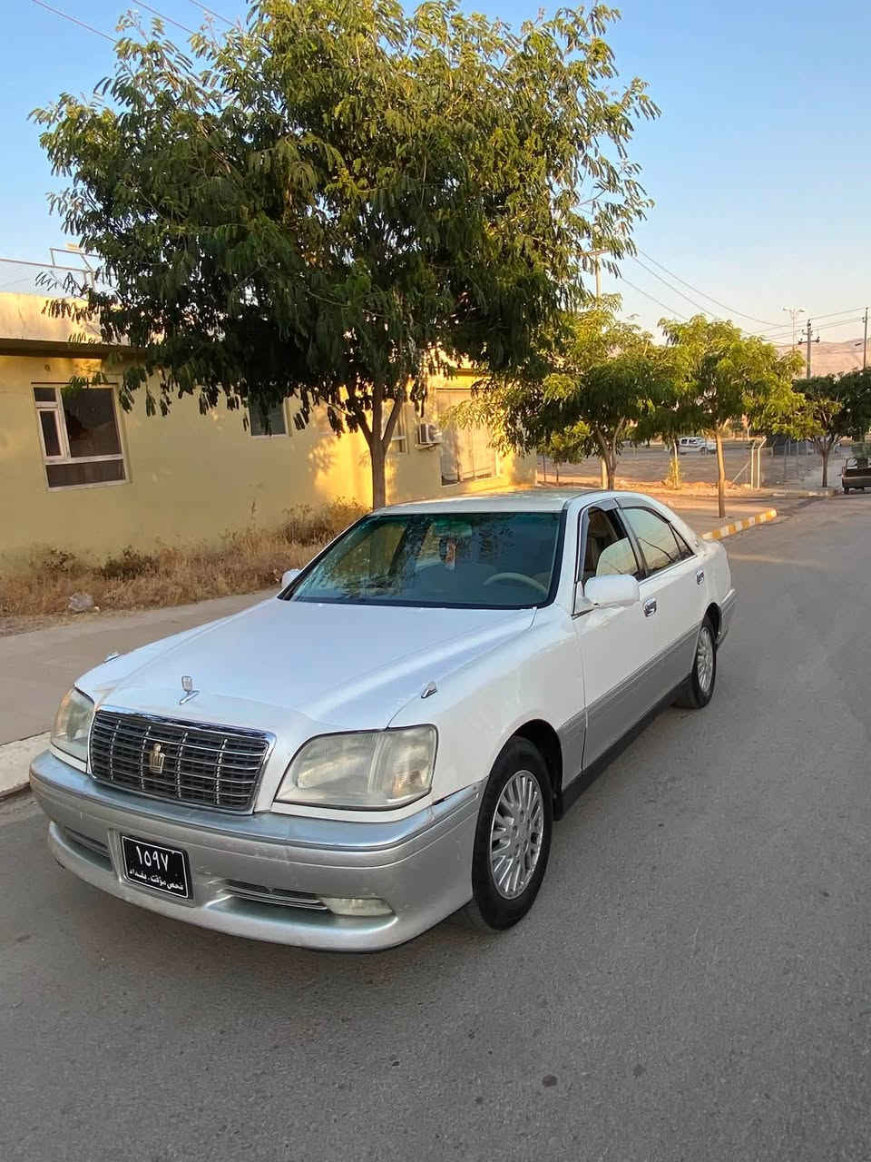 سلاوی خوای گەورە
مەلیکە براوە 
مەکینە Vvtiڤیڤیتی
ناوزەرد
بئ بویاخ
گیرو مەکینە بەشەرت
جوار تایەی تازە
تەبرید لەسەر سویج
سەرفو بوخارو دوکەلی بەشەرت
سەماعەو ئیمپی فایەری مەزبوت
رونی تازە
بی تەقەو رەقە
هەتا بلیی جایزەو بئ موشکیلەیە
نرخ٣٧گەلاو مەجال 
***********
