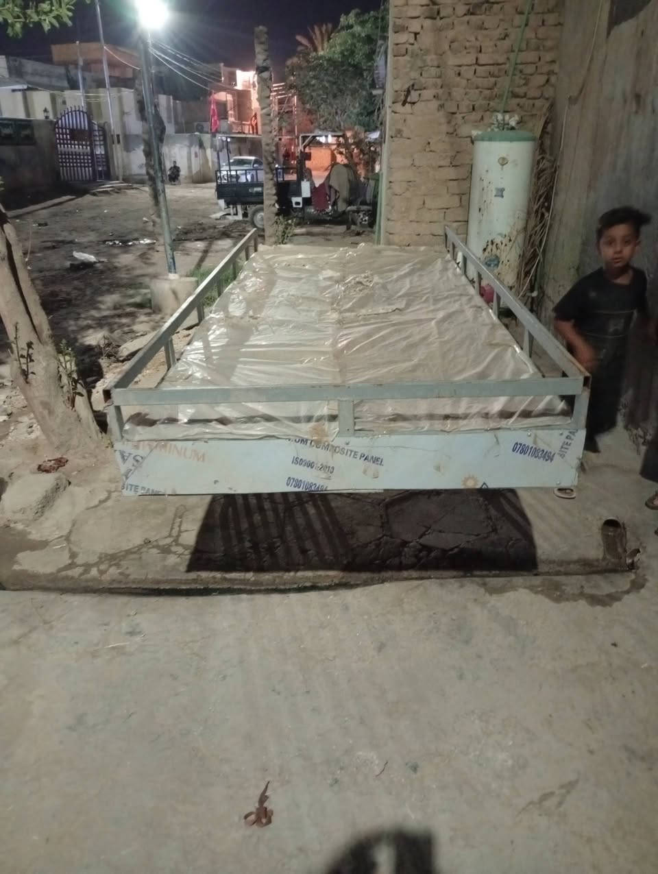 بيع محجر 100 الف وبي مجال ستفسال لاتصال على ***********
