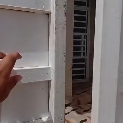بيت للبيع 
بناء طابوق، طابو صرف، على شارع 20م 
مساحه 100بناء حديث كامل  
العنوان: ابو غريب الشهداء خلف التربيه مباشر
باقي التفاصيل التواصل ع الرقم ***********
