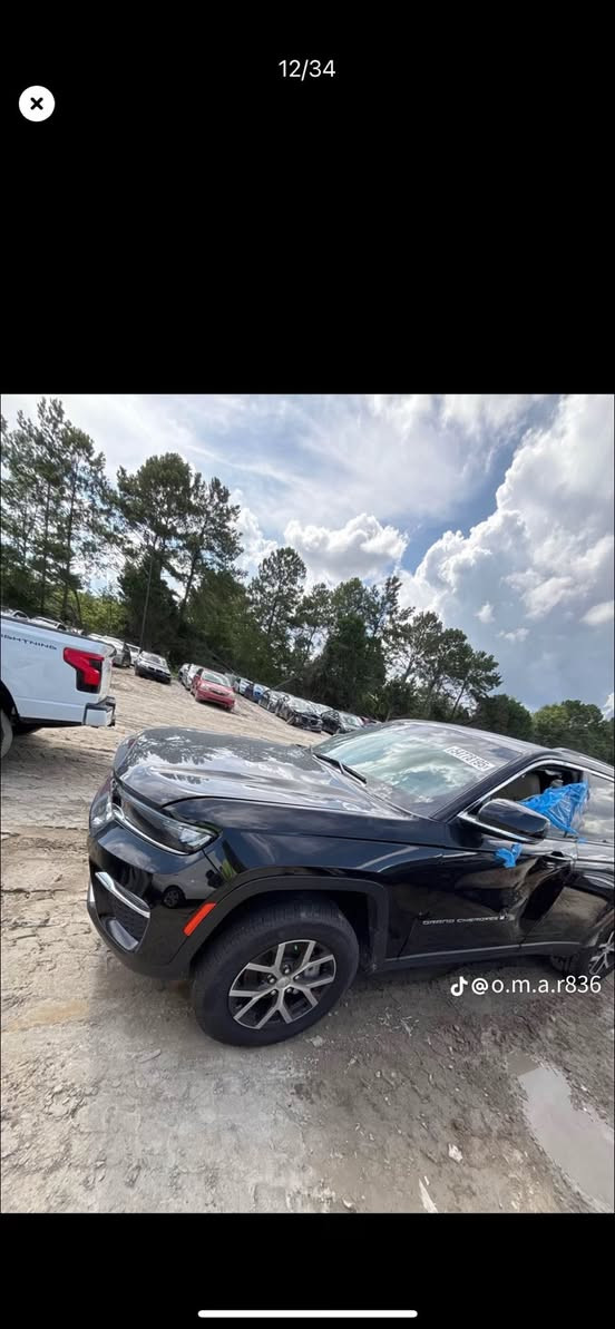 السلام عليكم جيب المتت فول بدون فتحه المواصفات تعرفوهه السياره ماشيه 11الف يعني جديده وحادثهه مو قوي بس باب السايق ومصلح ومغلفه ppf *********** هاذ رقمي
