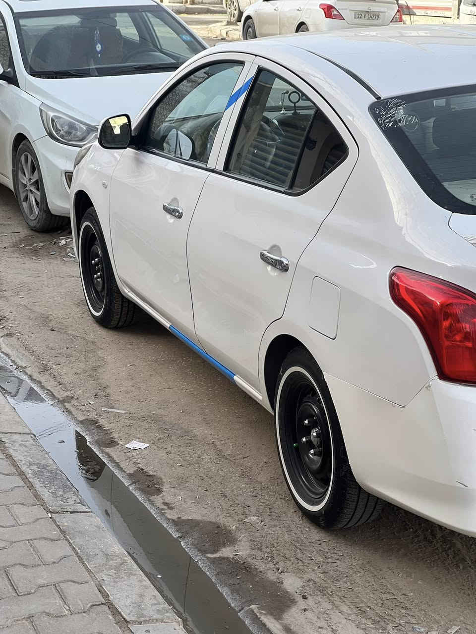 السلام عليكم نيسان صني هندي 2019 بيها الجاملغ الامامي صبغ مقدار شبر فقط والباقي كفاله حتى البارد رقم اربيل الدولي سنويه ل 2031 كير مكينه تبريد كفاله ماشيه 170 مكاني نجف السعر 105 وبيها مجال موبايل ***********
