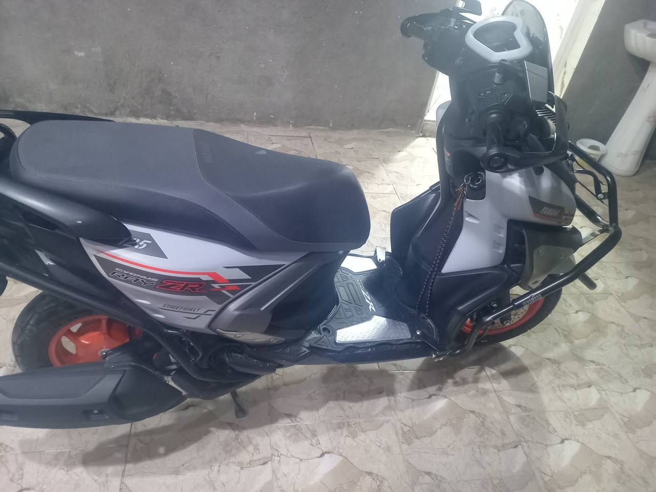 دراجه للبيع مديل 24 كلش نضيفه
التصال على الرقم ***********
