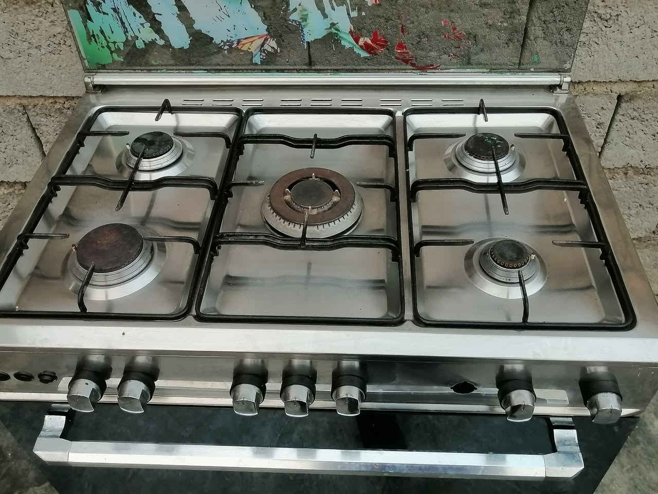 طباخ فريش البيع  شرط شغال ***********
