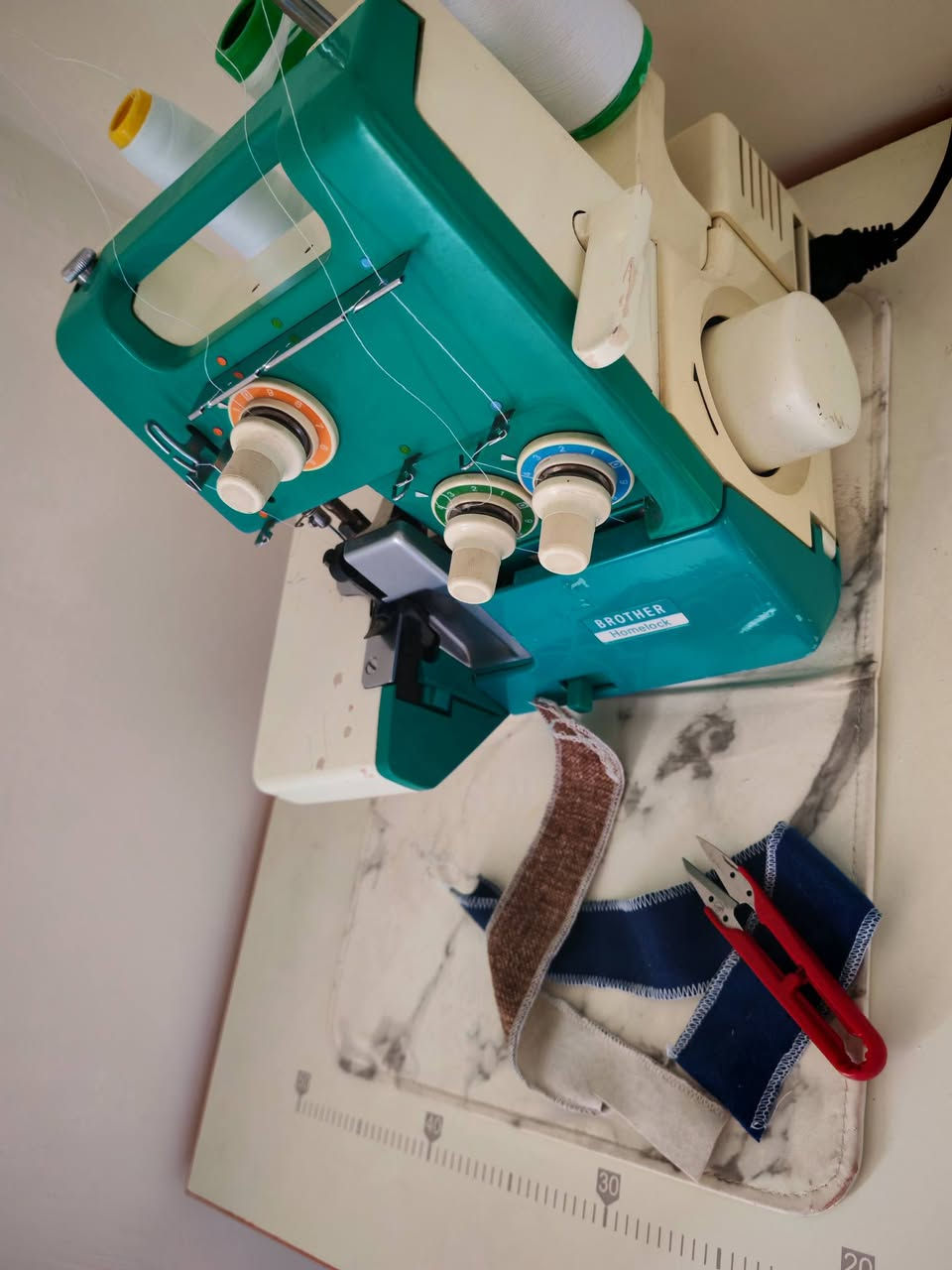 للبيع
مكينه صناعيه JIket
موديل F4
دايركت درايف صوتها كاتم هادئ موفره للكهرباء تحديد السرعه من الشاشه فيها شاشه صغيره تحكم الكتروني ماخذتها ٤٠٠ اريدها ٢٥٠ قفل
(جهاز الاوفر) brother
نوعه اوفرلوك يقص ويخيط ٣خيط
السعر ٢٠٠ الف


**إذا كنت صاحب هذا الإعلان وتريد حذفه لأي سبب، رجاءا أرسل رسالة إلى الدعم الفني**