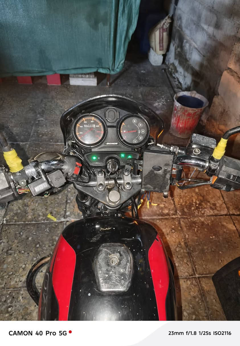 سلام عليكم دراجة بوكسر للبيع موديل 22 قريب علا 23 مرقم تخويل ثاني يوم دراجة الله شاهد نضيفة كلش مجفت يم وكيل بشركة المصطفى ضمان بعدة بي الدراجة لا شوفهة هيج بعدهة منغسولة زين بيهة شوي طين السعر 2250 او بيهة مجال ‏‪***********‬‏ بكاني بغداد المشتل
