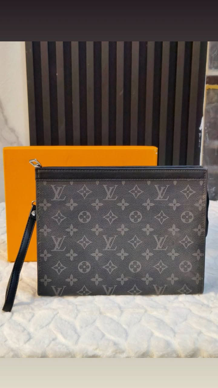 مجموعة نضارات شمسية وهاند باك ماستر كوالتي للبيع كلهم بسعر مناسب هذا رقمي *********** واتس اب
