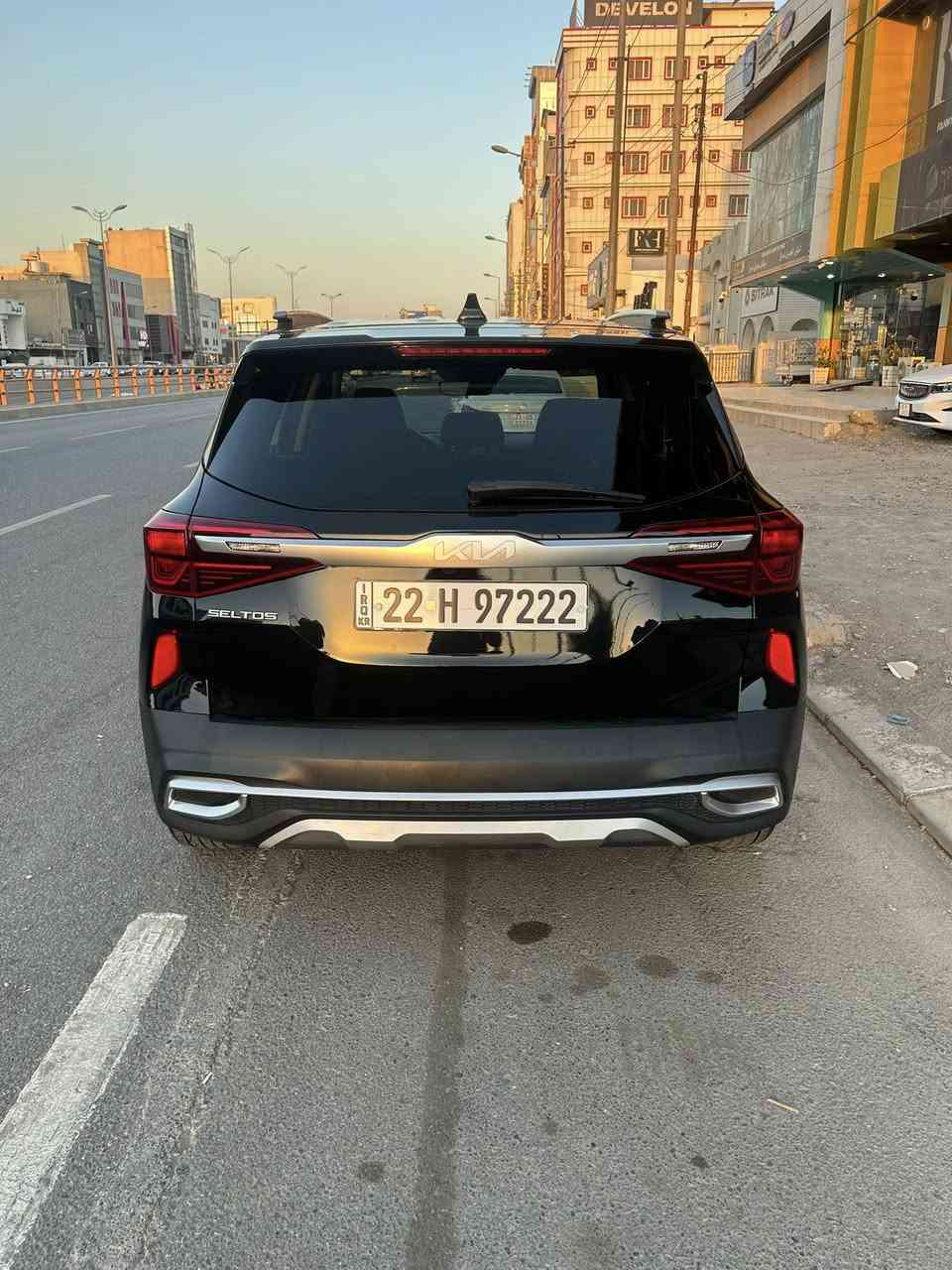 كيا سليتوز موديل 2022 فول مواصفات
ماشيه 76 الف كيلو 
حادث بس بنيد بدون دواخل 
بدون ايرباك
سعر 165 قفل 
لون اسود 
مواصفات
*بصمه تشغيل
* بصمه بيبان
*فتحه سقف
* تبريد قطعتين
* تدفئه كشنات
* شاحن وايرليس
*اشاره بلمري
*ويل كاب
* لد نهاري
العنوان اربيل خلف مجدي مول 
*********** واتساب + اتصال
