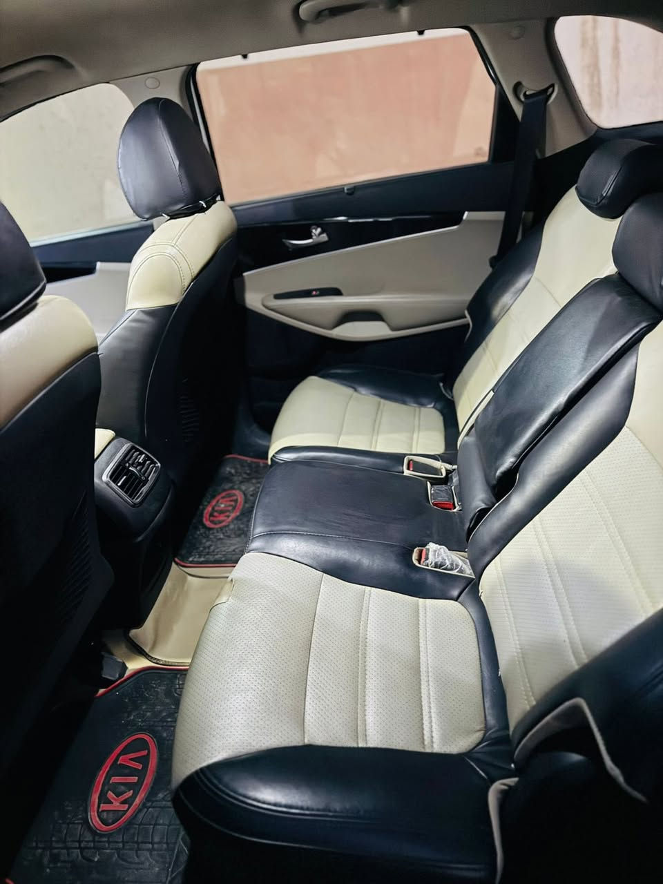 السلام عليكم
سورينتو 2020 خليجـي فـول مواصفـات عدا الفتحه
- بصمة ، جلد ، شاشـة كبيرة ، دبل شباك , مري شفط,7راكب ,حساسات امامي ,خلفي
6 سلندر ،گيـر 8 نمر  تخم تايـر جديد،
 الرقم الدولـي الجديد ، السنوية مجددة لسنه 2030 ( بأسمـي ) بابل قضاء القاسم 
- السيارة مكفولة كفالة عامة
السعــر ( $265) وبيهـا مجـال بسيط 
لـلأستفسار ***********
