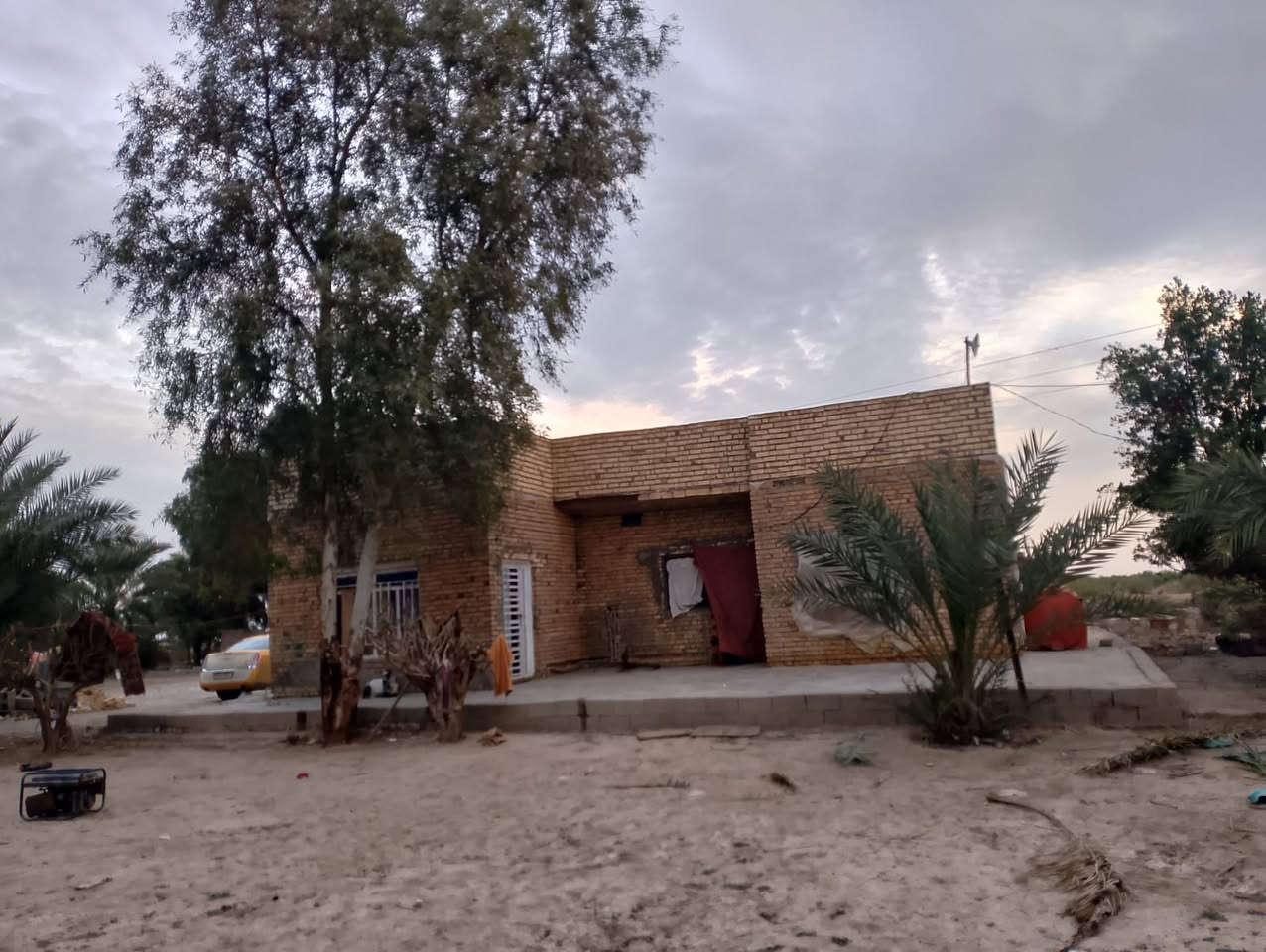 أرض زراعيه 8دوانم مع 3بيوت سكن شارع البتيره الرئيسي قرب معامل الطابوك مع كافة الخدمات كهرباء ماء اساله محوله خاصه الاتصال عل رقم ***********/***********
