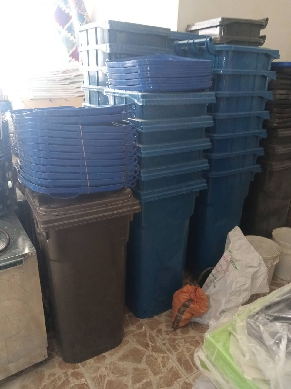 محلات الحاج خليل كريكش هيت شارع السكلات قرب السيطرة 
الهاتف ***********
