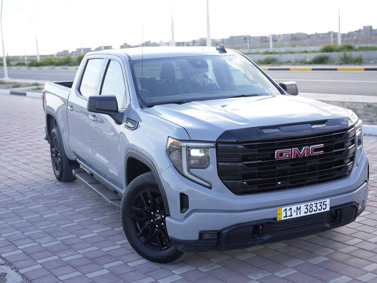 جمسي 2023 سيرا Elevation 
   محرك 8سلندر 5300Cc
 ضرر فقط شباك امامي حتى دعاميه بلاديه 
بدون ارباك 
رقم بغداد
مكان السياره سامراء 
صور الضرر مرفقه بالمنشور 
سعر 410

📞  ***********
