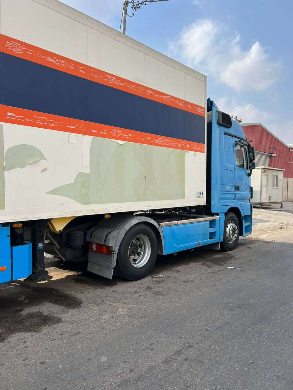 السلام عليكم
مارسيداس اكتروز براد موديل 2009 
تخم تاير 
سيارة جاهزة من كلشي 
السعر 550
مكانها البصرة
***********
***********
