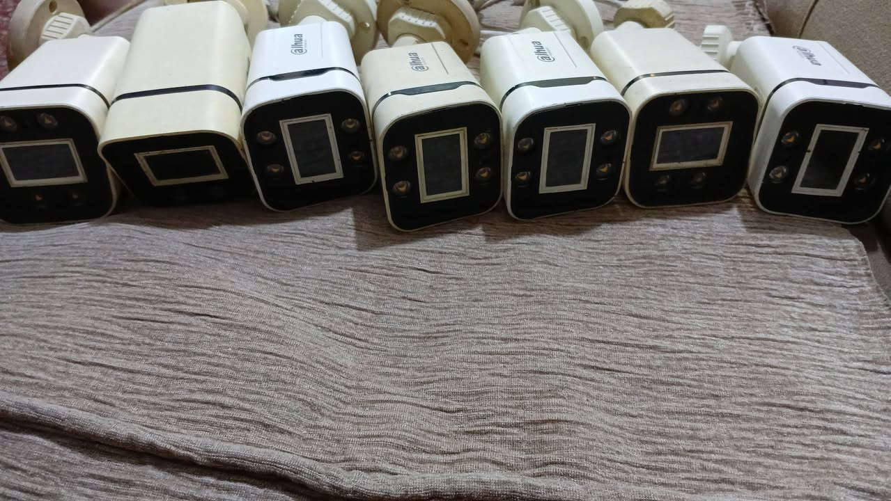 عندي كامرات عدد ٧ كلهن شغالة هنة واليو بي اس والماوس والوايرات مالتهن كاملات بس اخذهن وشدهن وشخط ممشخوطات ب١٣٠ وبيهن مجال


**إذا كنت صاحب هذا الإعلان وتريد حذفه لأي سبب، رجاءا أرسل رسالة إلى الدعم الفني**