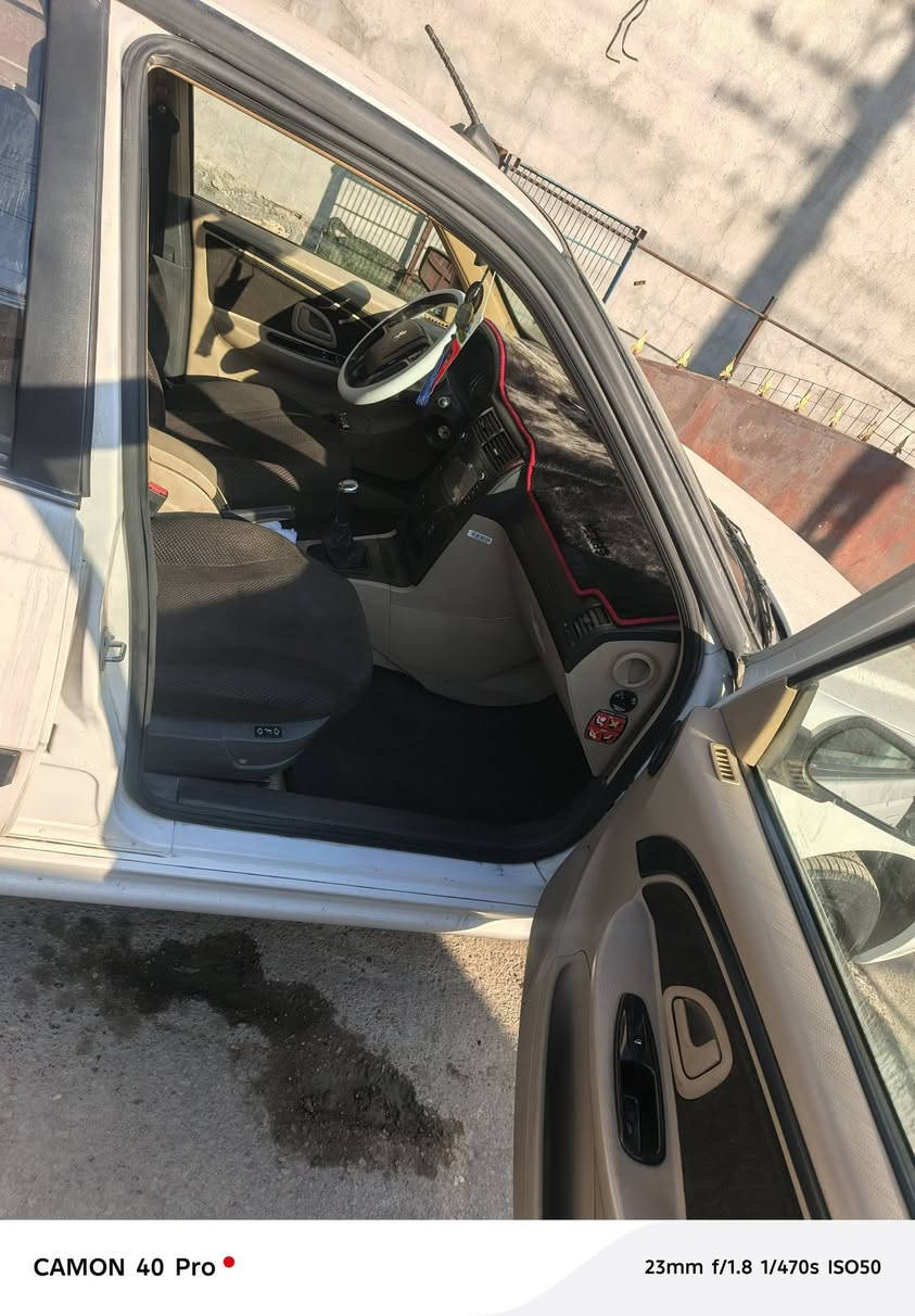 سلام عليكم شباب بيجو بارص موديل 2025 سيارة جديدة سيارة بسمي حرة  سيارة بيهة ضربة بل جاملغ لخلفي وبيهة بارد بل باب السايق تفاصيل أكثر عن رقم ***********/*********** مكاني بغداد حي الجهاد
