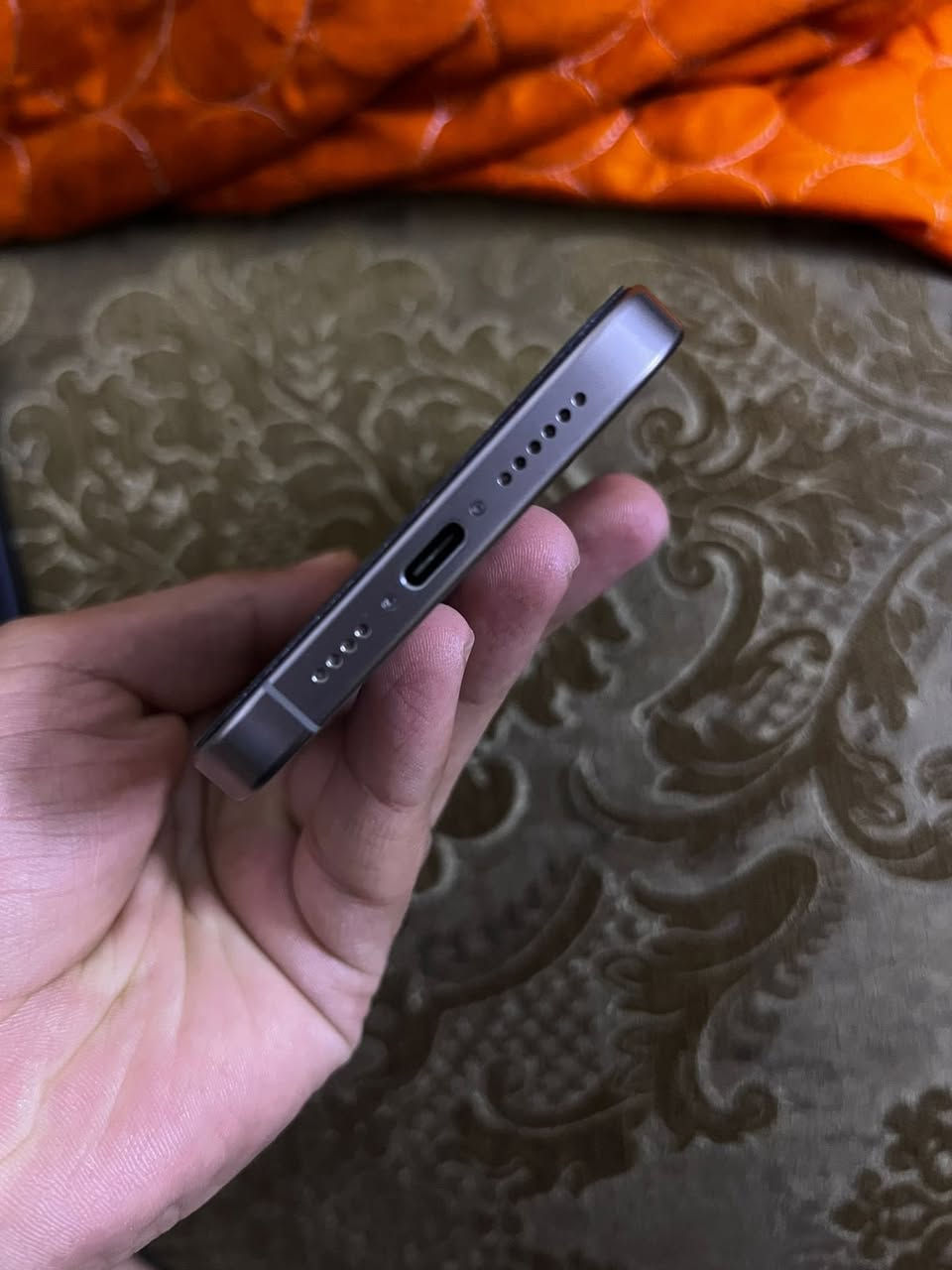 آيفون 15 برو ماكس
ذاكره 256 
بطاريه 86 
مبدل شاشه اصليه 
أريده ب700 
مكاني المنصور 
***********
