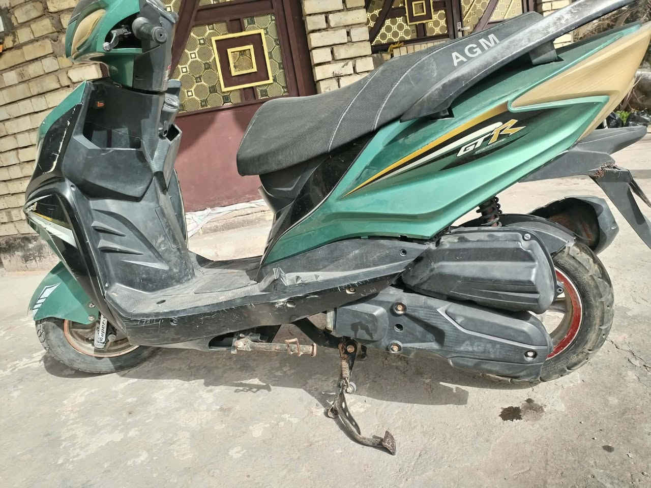 السلام عليكم دراجه جامبو موديل 2023 مكينة وكهربائيات كله شغال دراجه بلاديه سعره 250  وبيها مجال   مكاني المسيب رقم الهاتف ***********
