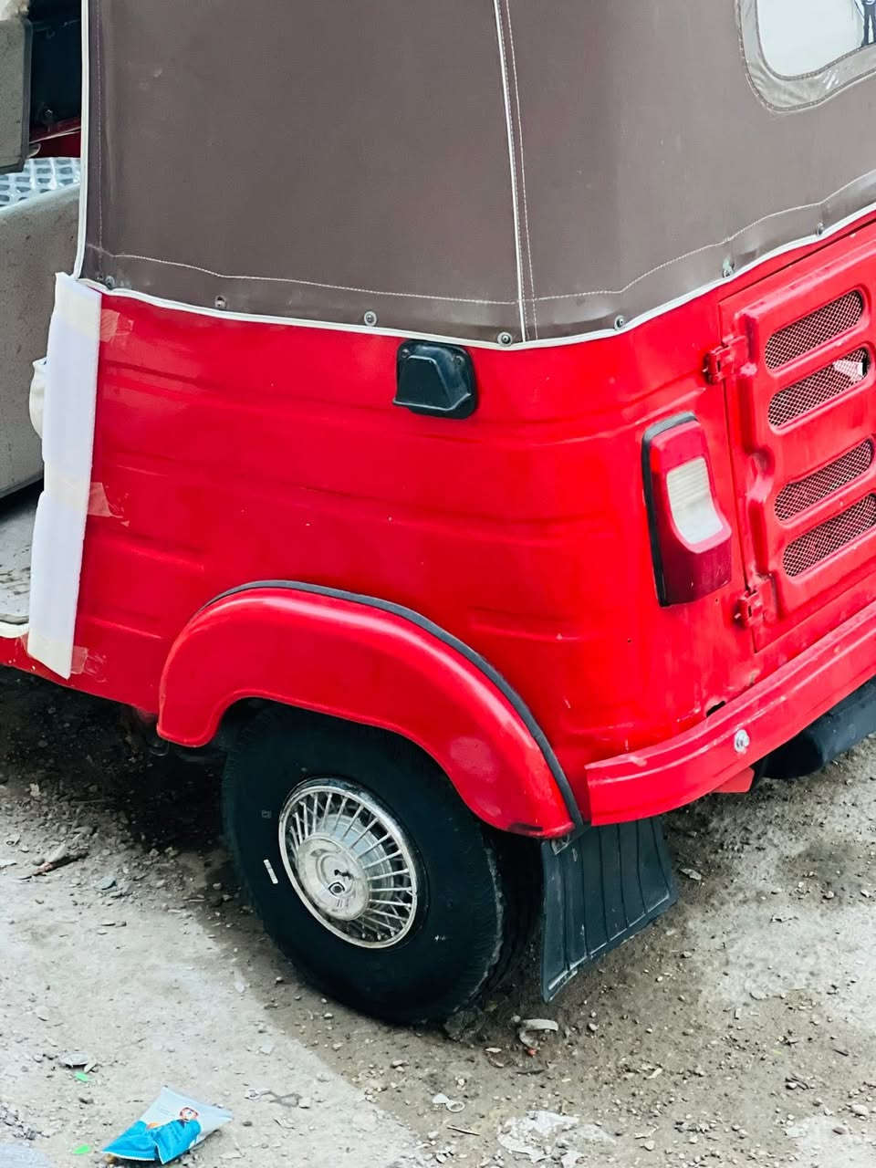 سلام عليكم تكتك موديل 18شهر 12 مرقمه كامله خير من الله ما عوزه شي كبل عله باب الله مصبوغه جمالي مكاني بغداد مدينت صدر سعره 5250 رقمي واساب ***********
