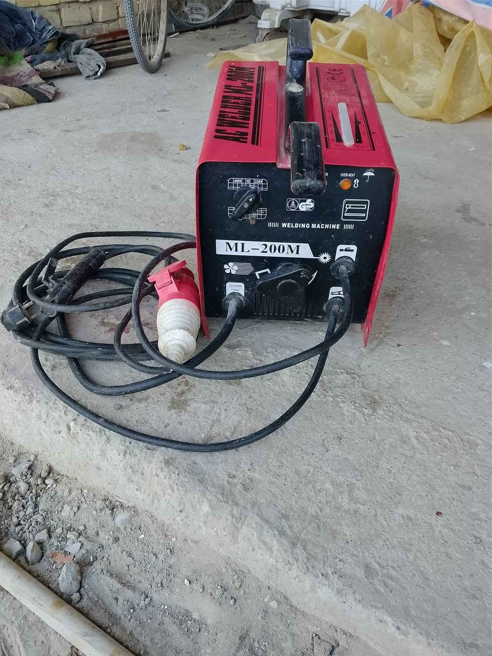 للبيع مكينة لحيم  جديده باله اصلي ما مستعمله 
و درين همر ريشان هوه وبراين كامله اصلي شغال ما مصلح 
  لاستفسار...***********..مكلف بالنشر
