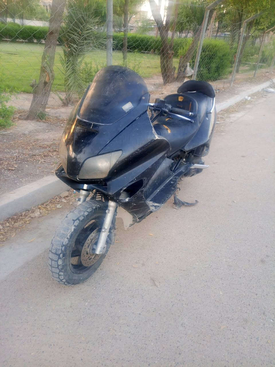 السلام عليكم للبيع فورزه 06بغداد الكماليه السعر 300مكينه ناعمه ***********
