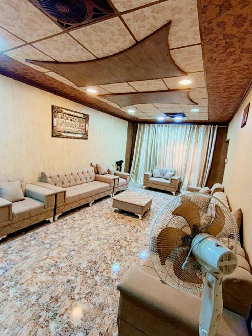 #مكتب جنة العراق للعقارات 

دار  سـكنـي للبيع طابق واحد وفوق

وبيتونه بناء 

#الموقع :- فـي كركوك  حـي الخـضـراء خلف مدرسة الجوادين 

مـــلاحظه الدآر بناء نضيف جدا

سنة البناء 2013 

موقع مميز جدا

المسـاحة   200 م

واجهة 10 م 

نزال 20 م 

السـعـر. 170 مليون مع المجال والله بلاش بلاش 

التفاصيل 

ط1 استقبل وهول داخلي ومطبخ وغرفة نوم عدد2
ومجمع صحيات عدد ٢ وكراج وحديقة 
وبيتونا 

——————————————————

❤️ العقار #حصرًا لدى مكتبنا 
⚜️بأمكانكم عرض عقارتكم لدينا سواء كانت #بيــع أو #أستثـمار 
 
مكتبـــ جنــة الـعـراق 

للاستثمار والتطوير العقاري معكم نحو الافضل للإستفسار
يمكنكم مراسلة الصفحة 

اوالاتصال ***********
****************************

* نستقبل جميع عروضاتكم السكنية 🏠 والتجارية 🏡 بكافة مناطق كركوك  

للمزيد من المعلومات مراجعة مكتب جنة العراق للعقار 

حي الــــــواسطـــي 

في السايدين اذا عة الرشيد مجاور مسجد نور الدين الزنكي قبل مول حجي زياد 

او الاتصال على 

📲  ***********
