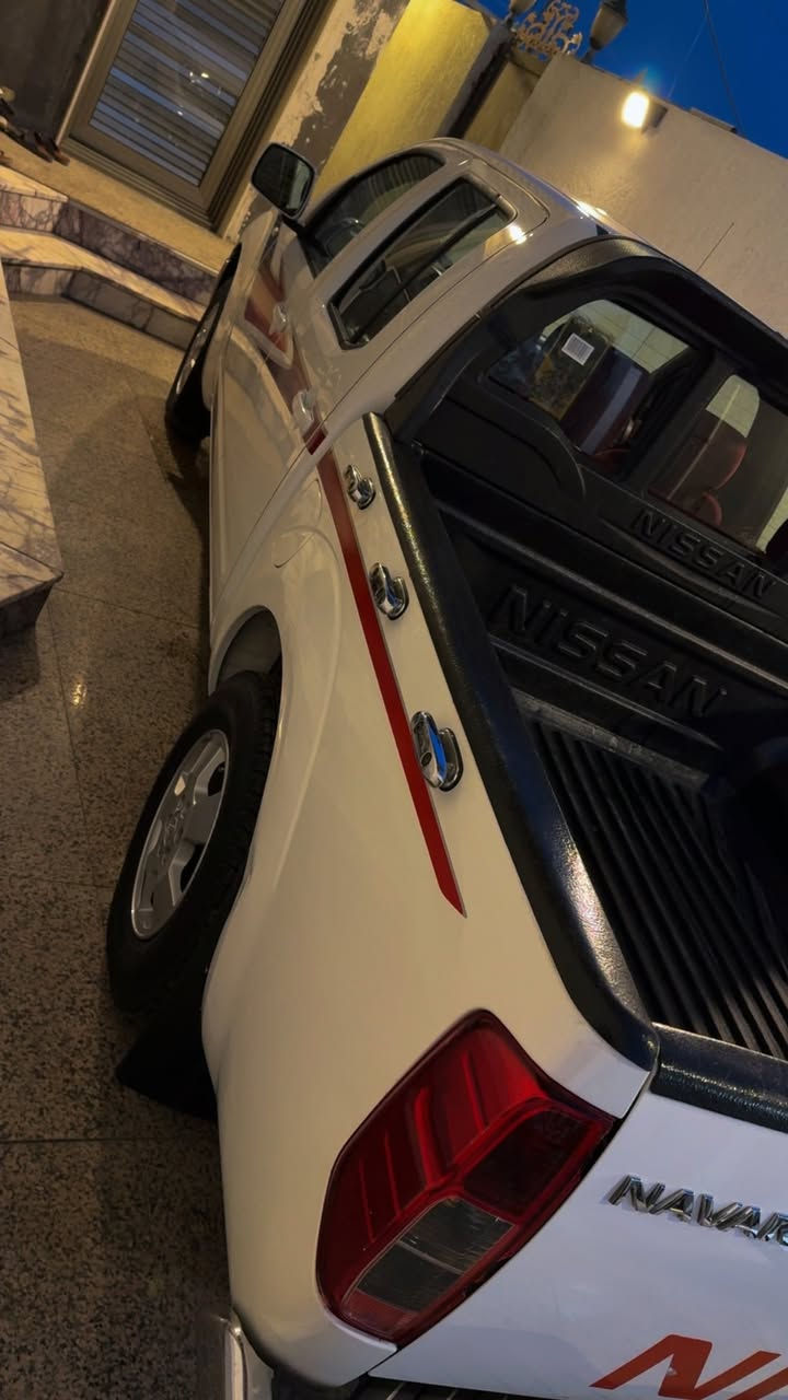 نيفاره 2011 كفاله ما عده صبغ قليل كلش جوه البكلايت 

المكينه مفتوحه ومجفته تجفيت درجه أولى  

سعر السياره 121  وبيها مجال للشراي 

رقم الهاتف ***********

رقم دهوك  سنويه تنتهي بل 2031  

مكان السياره البصره ♥️
