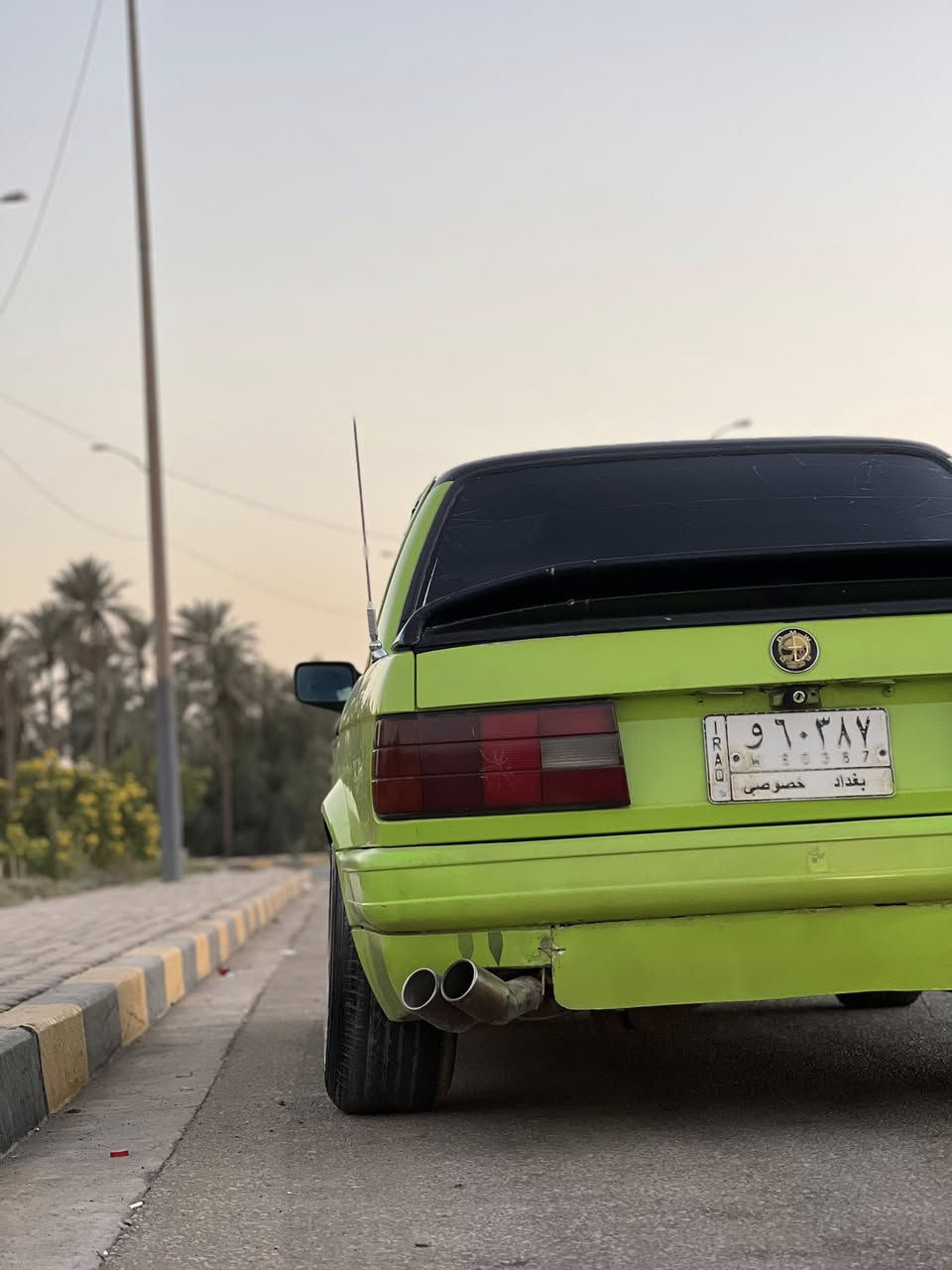 بي ام زعره i320موديل 1990مكينه بلاديه كير جاترك رياضي رقم بغداد مشروع وطني قواعد ودبلات خلفيه جديده 
لون السياره اخضر تفاحي بالسنويه اخضر غير محدد 
عليه كت كامل m دوس ودعاميات وبيبان 
ويل BBS +كيج رياضي+دركه صاج ايطاليه 
كلج ناصي كلش 
مغلفه بنيد وقماره وجنطه اسود طافي 
مصبوغه جديد وبيه شذره 7 الوان 
سعره٣٧ وبيه مجال بسيط كلش 
مكانه حله ***********
المكينه بيه كرنك ابيع بدون مكينه انزل سعر المكينه من سعره
