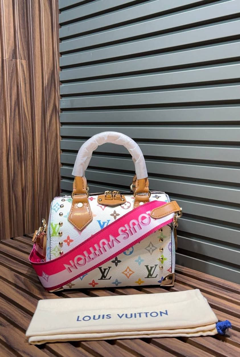 من المصنع مباشره
 حقائب نسائية  ماستر كوبي كواليتي عالية 
 لطلب للأنضمام ‏تابع قناة Hamoud bag في واتساب: https://whatsapp.com/channel/0029VbBYql5IyPtT3NnOT83d


**إذا كنت صاحب هذا الإعلان وتريد حذفه لأي سبب، رجاءا أرسل رسالة إلى الدعم الفني**