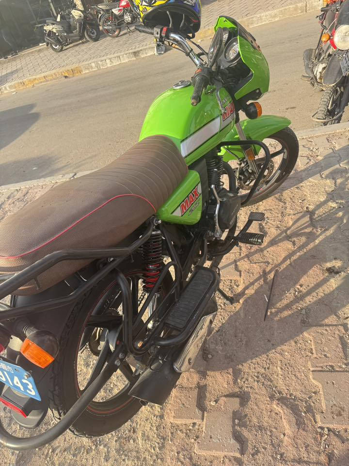 السلام عليكم دراجه دايوان مديل 2022 ماشيه 6الاف حقيقي الدراجه جانت مضمومه تجي تفحص وتتاكد اوراق اصولي كمرك مدفوع بس ينفتح الترقيم ترقم بدون اي مشاكل الدراجه مكفوله من كلشي مكان الدراجه بغداد ***********
