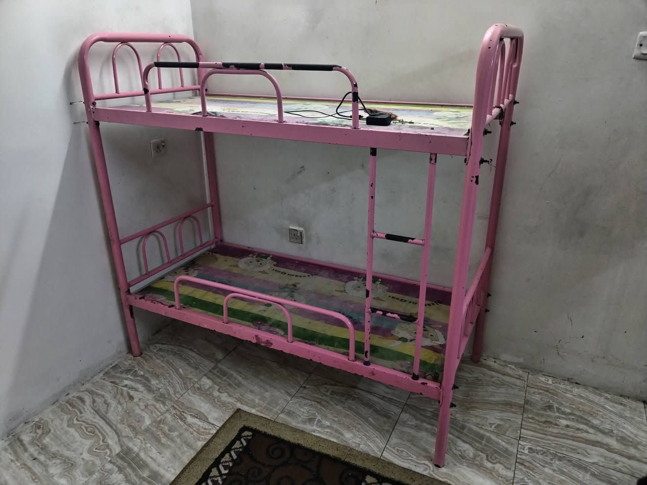 جرباية اطفال نظيفة طابقين قيم واخذ مكاني بغداد الغزالية ***********
