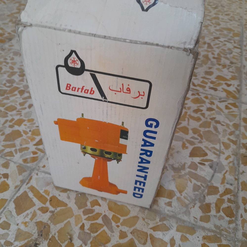 ستلايت سترونك نظيف مع اولمبي ب٢٥ الف ٢ قفص مضبوط مال مكيف الواحد ب٢٥ الف واتربم برفاب جديد ب١٠ الف و  واتربم آخر ب١٠ كان في كونفيرا وايضا قفص اخر لمكيف ب٢٠ الف ويرهم ميز مبرده وكان مربوط مباشر على مربع شباك يعني ما بي وجه مربع  مبين بلصور شراي خاص زعفرانيه  او وات ساب ***********  وبوفيه قياس كبير نظيفه تفاصيلها بلصوره ب١٧٥ الف بيها مجال