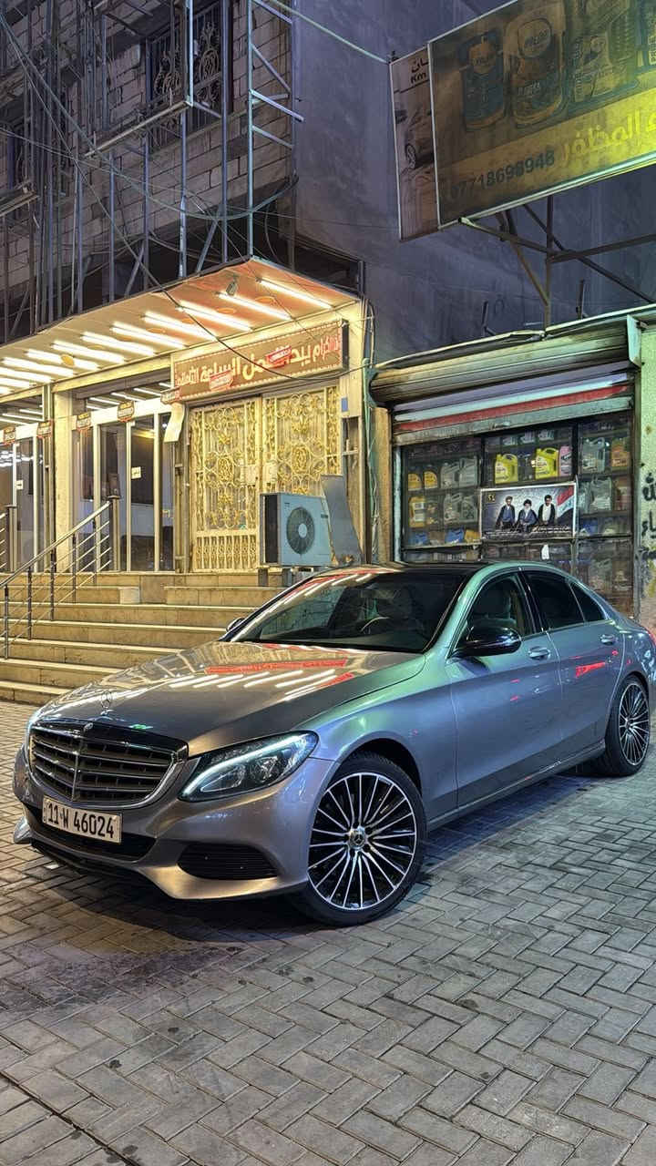 السلام عليكم مرسيدس بنز موديل 2015سياره كفاله من الضربه بيها قطع كلير فقط
محرك كير كله خير من الله سياره حلوه ومناسبه للجناي سنويه وهزه جديده بسمي السياره ويل جديد هسه شديته ب 10اورق 
سعرها قفل 165من الاخير ***********مكاني بصره بالقبله
