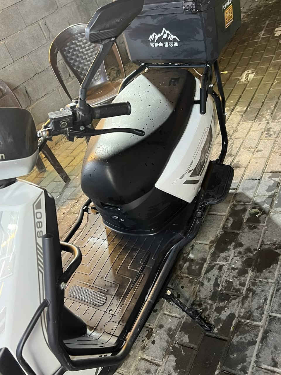 سلام عليكم دراجه شحن للبيع ست بطاريات مصطرع كبار دراجه جديده قبل شهرين اخذته السعر ٧٠٠ وبيه مجال عنواني العضميه شارع المغرب رقمي ***********
