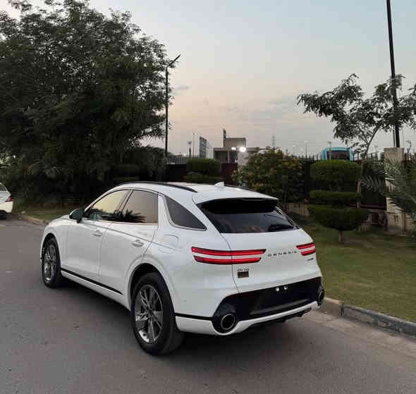 � للبيع • Genesis GV70 / 2023 • 🌟

✨ سيارة أحلامك وصلت! ✨
فخامة، نظافة، أداء… كل شيء مرتب من الألف للياء.

 • 🚗 الموديل: 2023
 • ⚡ المحرك: 6 سلندر 3.5 Twin Turbo — أداء ناعم وقوي
 • 🕒 العداد:10,000 فقط — شبه جديدة

 • 🏆 الحادث :تبديل جوملغ وبنيد نفس الون اصلي 

 • 🛋️ الداخلية: جلد ناعم، مراتب مشدودة، تصميم داخلي فخم، ألوان متناسقة
 • 💎 المواصفات: شاشة كبيرة، بصمة ذكية، رادار، كاميرات 360، ليد كامل، فتحة سقف، نظام أمان متكامل

💰 السعر:$35,000 وبيه مجال
📞 للتواصل:
***********
***********
او زيارة موقع شركة الناجح العالميه بغداد حي الجامعه نفق الشرطه مقابيل مختبر الرازي
