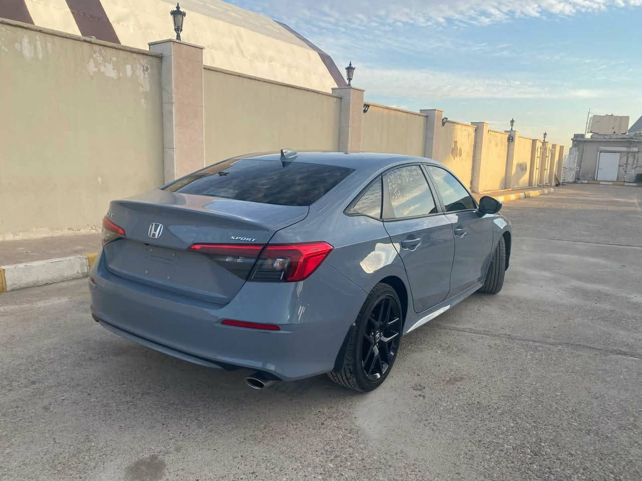 هوندا سيفيك موديل 2024
صبخ جاملغ و ربع باب السايق 
بدون دواخل 
ارباك سيستم شريكة 
الون سمنتي مرغوب
مواصفات سبورت 
بصمه 
شغال
شاشة كبيرة
ويل كروم 
فول عدة الفتحة
هيكل سيارة حيل نضيف 
ترقيم شرط دهوك اربيل 
مكان سيارة عقرة 
سعــر 123$ مجال 
رقم تلفون واتساب فايبر 
***********
