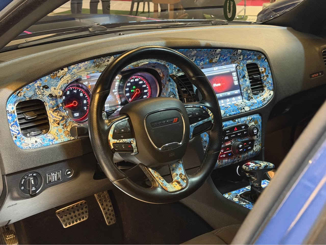 السلام عليكم اخوان جارجر للبع مراوس فقط ارقم شيمالي سيارة جاهزة جديدة موديل ٢٠٢١ سكات باك يحني محرك ٦.٤٠٠☠️ سعرها جوة سوك فقط ٢٣٣💵 بيها مجال ماشي فقط ٤٣ الف ميل حقيقي سنوية لعد  ٢٠٢٨جاهزة بدون اي نواقص لون مميز 
سيارة بيها ٢ قطع صبغ باب جاملغ خلفي مكانين pdr  بدون دواخل بدون ايرباك سيارة جاهزة كير محرك اكسل صدر امامي خلفي كفالة عامة صور حادث بل منشور سيارة موجودة ب اربيل تعويل وكالة نفس اليوم *********** واتس اب أربيل, العراق
