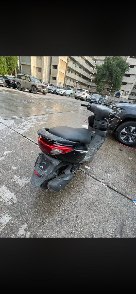 سلام عليكم دراجه بريز اوراق موجده دراجه مكفوله تاخضه من باب البيت وين متريد افحصه مكان صالحيه رقم ***********سعر 575 وبيه مجال تاخذه من باب البيت
