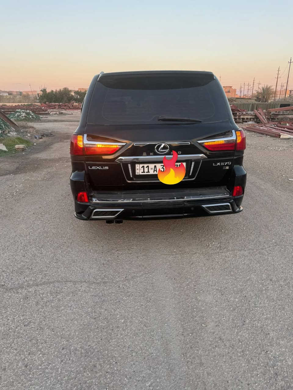 السلام عليكم 
لكزز موديل 2010 محدثه 2021 فول موصفات رقم بغداد الدولي سعر 340 وبيه مجال رقم ***********
