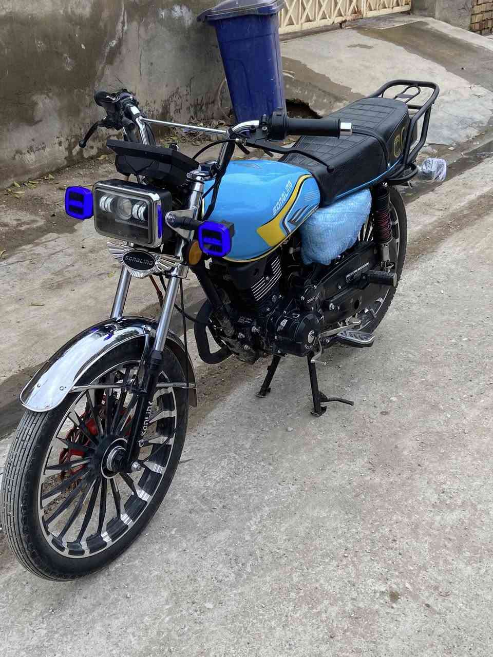 السلام عليكم للبيع سيفان 2026 كفاله من كل شي مابيهه شخط ماشيه كلش قليل صار شهر من طالعه اوراق كامله دشبول كله شغال اي عيب مابيهه تايرات بلاديه السعر760 وبيهه مجال قليل دراجه شرط زيرو  مكاني ديالى الخالص هبهب اوراق كامله رقمي ***********
