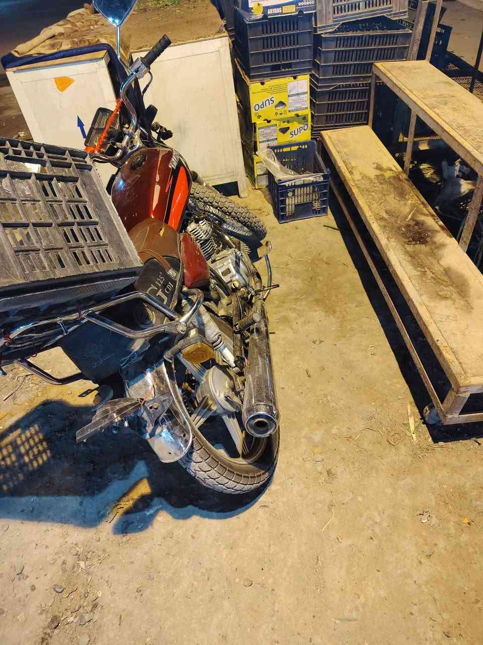 سلام عليكم دراجه اللبيع اربعه اكير دراجه اخير من الله علة يدي موديل 21 مابيه اوراق مكاني بغداد جسر ديالى القديم سعره،450ابيه مجال حك جيه ***********
