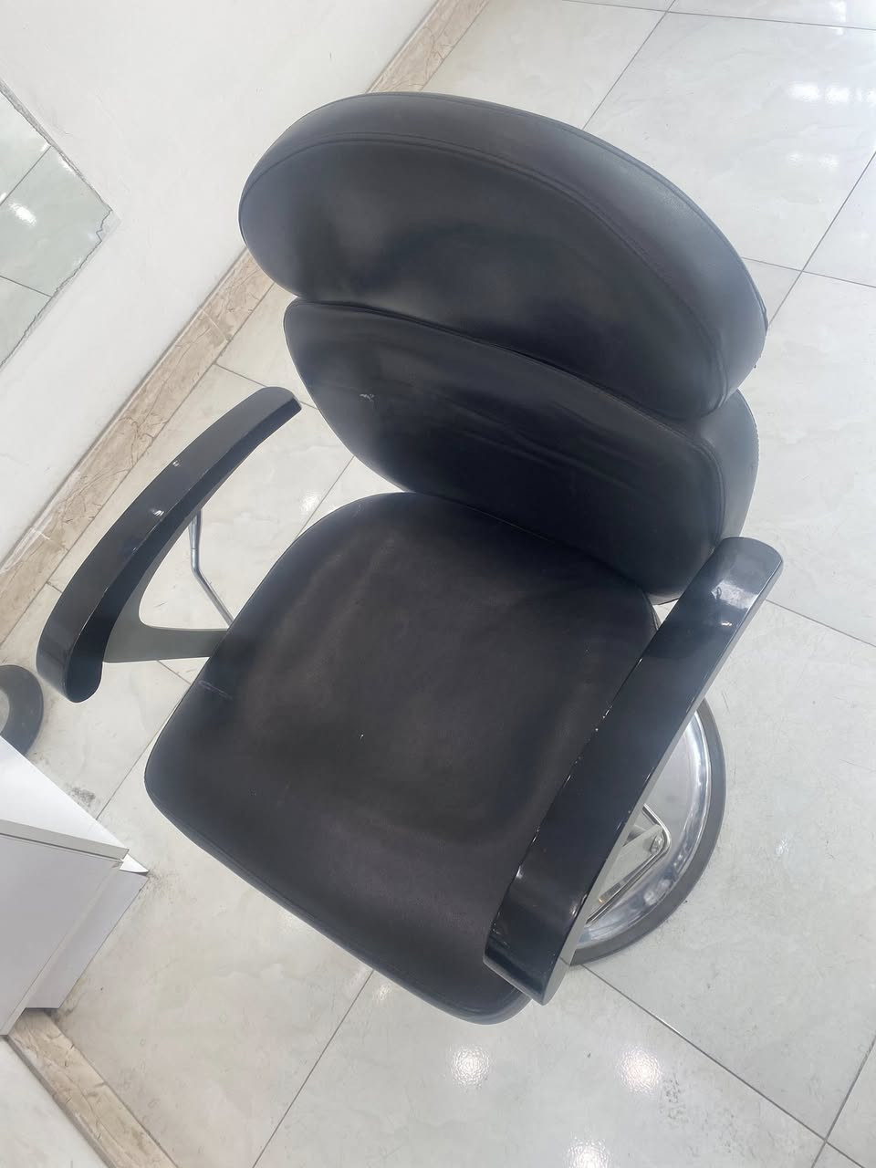 سلام عليكم شباب رمضان كريم عليكم انشالله صيام مقبول شباب هذني كراسي للبيع ٣كراسي 100الف للستفسار ***********
