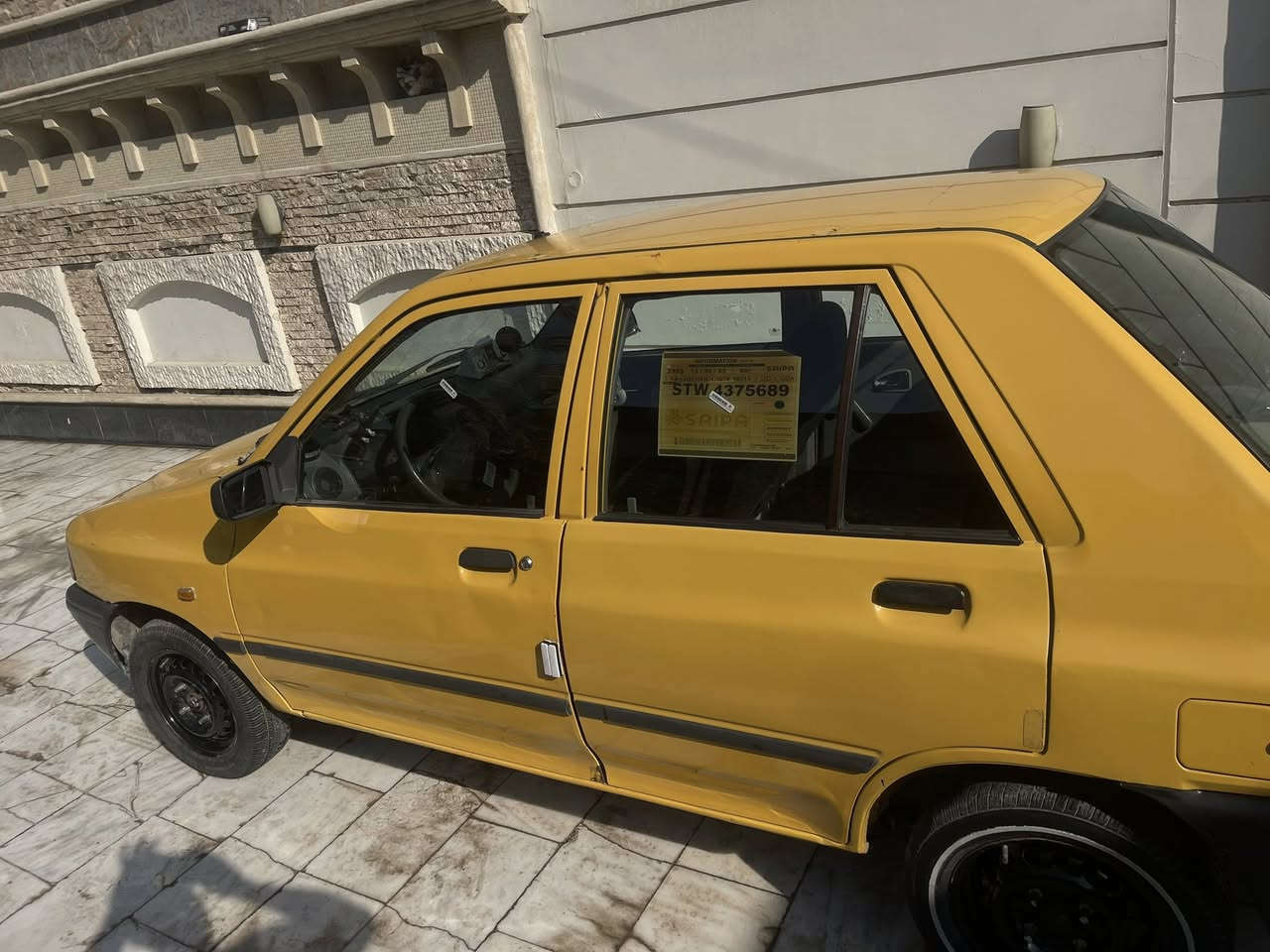 السلام عليكم سياره سايبه 15 الكشر كدامك السياره نضيفه مابيه نقص بيه ضربه بل. باب ترجع بارد مكينه خير من الله صدر جديد تبريد ثلج سياره جاهزه رقم إنكليزي بسمي مصفره هيئه وغرمات رقم*********** السعر 36 بيه مجال قليل
