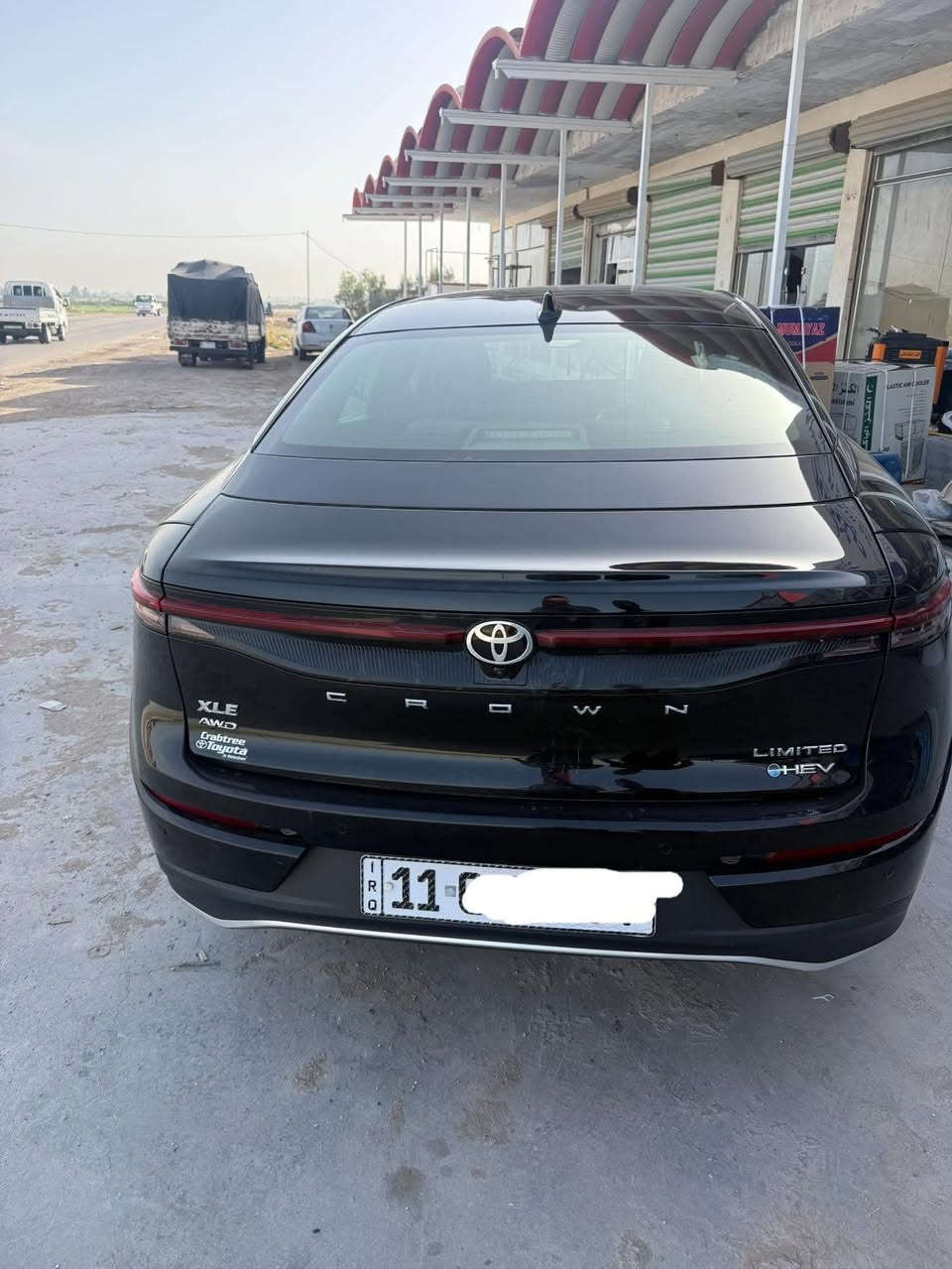 للبيع او مراوس كراون 23 رقم بغداد جديده فول مواصفات ضرر قطعتين للمعلومات *********** اثير ***********
