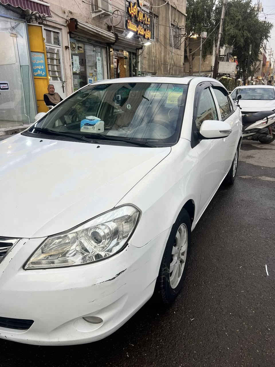 السلام عليكم بيوايدي G3  موديل 13 كير مكينه تبريد وصبغ وتخم تاير كفالة السيارة ماشة 118 فقط تراي وين ميعجبك لايت زنون وباتري جديد ظفيرة مملعوب بيهة بلاد غرفة مدوشمه ونظيفة سيارة ع ايد وحدة واحلة من الصور السعر 64 مكاني بغداد الطوبجي ***********
