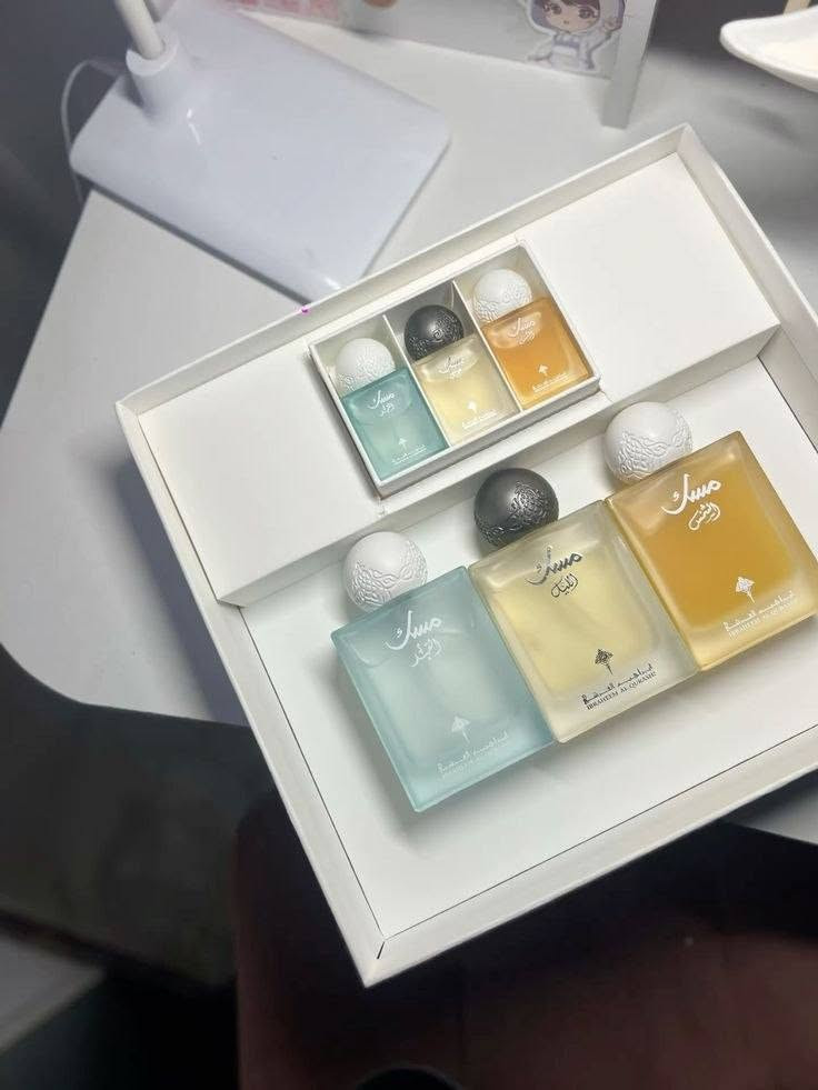 مجموعة مسك من إبراهيم القرشي ✨
6 قطع فاخرة تضم 3 عطور بحجم كامل و3 ميني: 🌙 مسك الليل | 🌹 مسك الورد | ☀️ مسك الشمس
روائح متنوعة تناسب كل الأوقات وتمنحك لمسة من الأناقة والانتعاش.
#للحجز_خاص
🚚 توصيل إلى جميع المحافظات.


**إذا كنت صاحب هذا الإعلان وتريد حذفه لأي سبب، رجاءا أرسل رسالة إلى الدعم الفني**