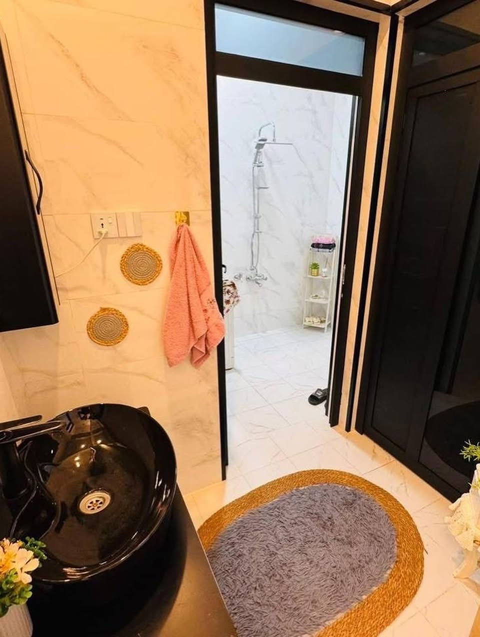 🏡 دار للبيع – فرصة مميزة في حي الصديق الأولى 🏡

📍 الموقع: الموصل – حي الصديق الأولى قرب سايدين طب الأسنان

📢 لمعرفة السعر وجميع العروض العقارية انضم إلى قناة التلكرام:
🔗 https://t.me/+CvAR_-mqjcM2N2M6

📐 المساحة: 100 م²
📏 الواجهة: 9 متر
☀️ الاتجاه: شروق ابتدائي

🏠 مواصفات الدار:

🔹 الطابق الأول:
🚗 كراج
🛋️ هول
🪑 استقبال
🛏️ غرفة نوم
🍽️ مطبخ
🚿 صحيات
🌿 منور

🔹 الطابق الثاني:
🛏️ 3 غرف نوم
🚿 صحيات
🌤️ سطح

⭐ ملاحظة: الدار تُباع مع جميع الكونترات.

📞 للاستفسار:
***********
***********

📍 مكتب السنبلة للاستثمار العقاري
الموصل – سايدين حي البعث مقابل حلويات الذهبي
#عقارات_الموصل_للبيع 
#بيع_و_شراء_عقارات_عقار 
#ارض_للبيع 
#حي_الصديق_قبل_مرطبات_البحرين 
#عقارات_الموصل
